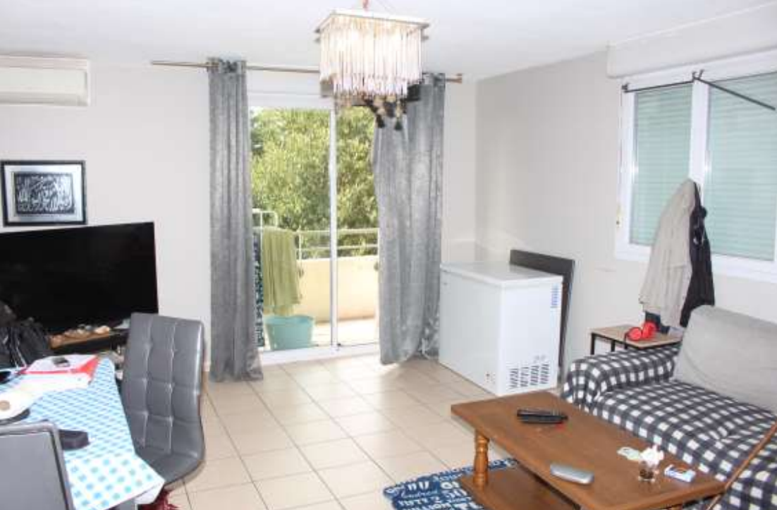 Vente aux enchères d'un appartement T3 avec parking à Marseille 14ème